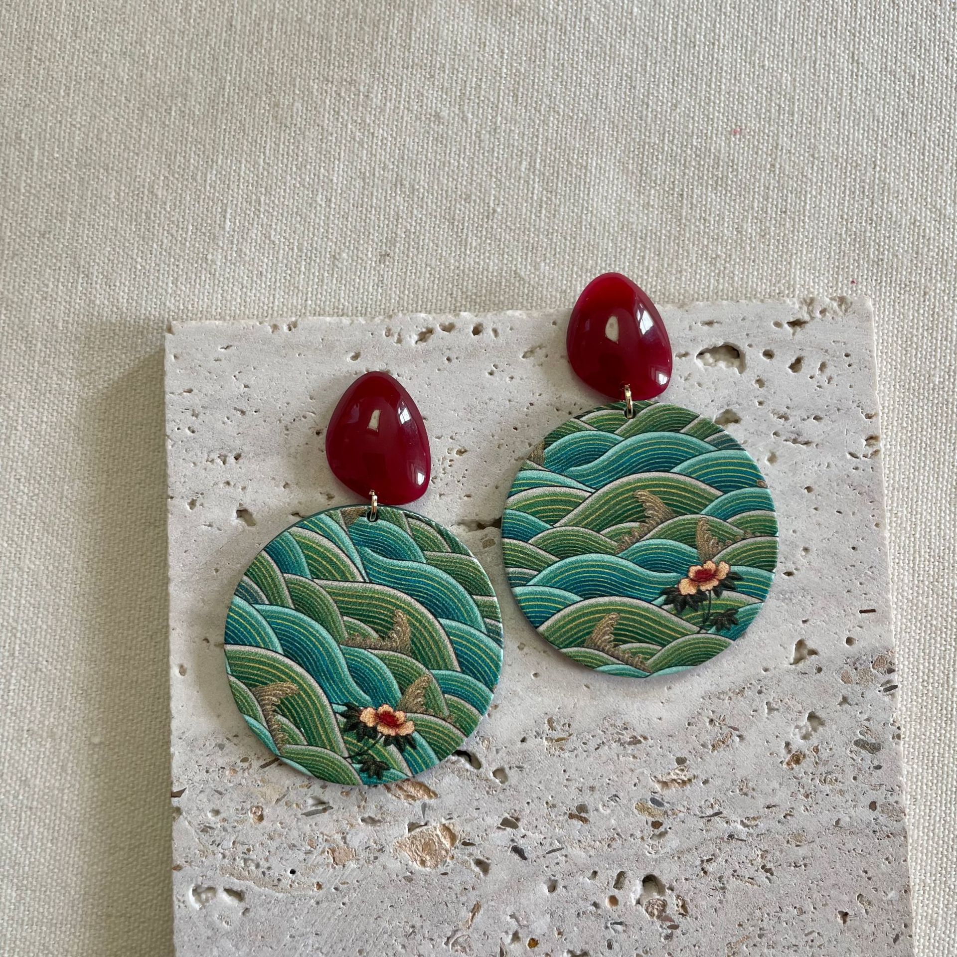 Retro elegant earrings