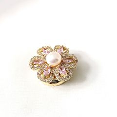 Luxury Flower Magnetic Brooch for Women, Anti-Slip, Korean/Insteresthool Trendy Personality and Style, Outerwear Flower Brooch, Fashion Magnet