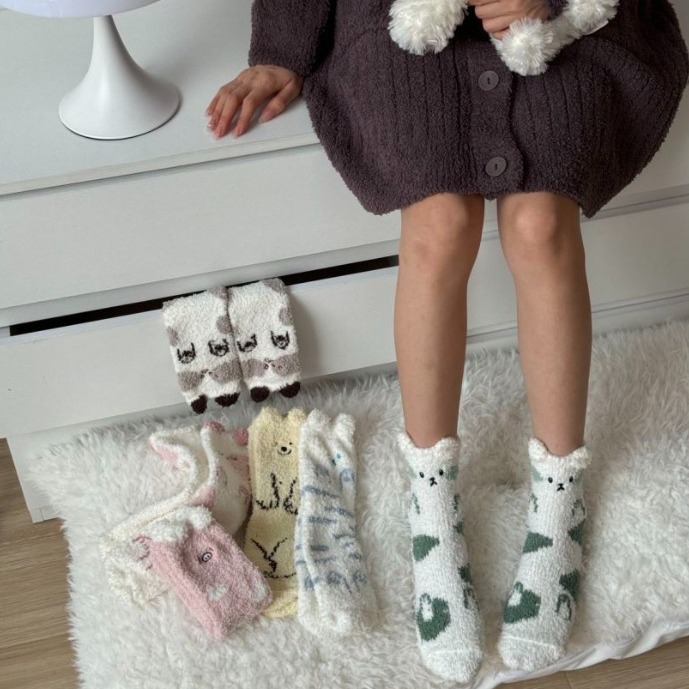 Calcetines de Piso de Felpa Media Caña de Poliéster Cálidos y Absorbentes para Casa image 1