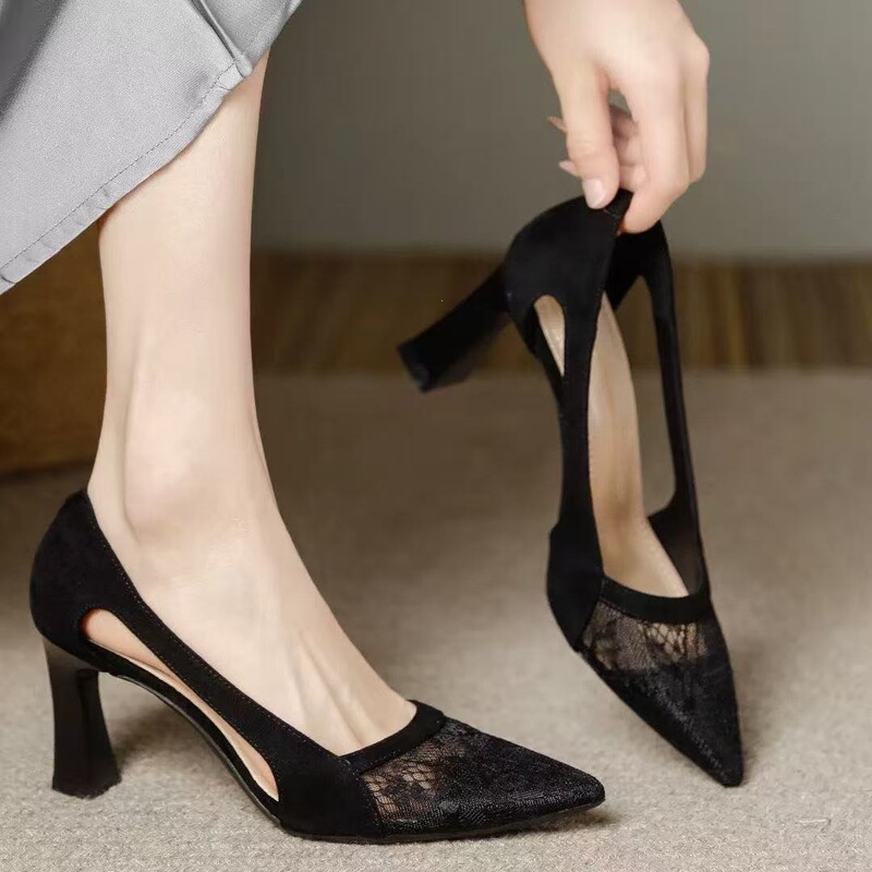 Pre-Sale Simon Reiner Europe Station 2026 New Spring Lace Hollow Mesh Pointed Toe High Heels for Women with Thin Heels