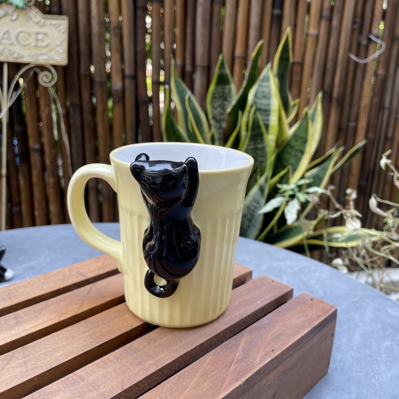 Echa un vistazo a la taza de cerámica para gatos, alto valor facial, textura encantadora, taza de café tridimensional para gatos.