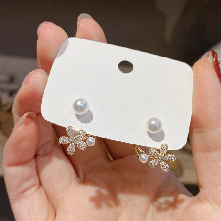 Korean pearls set with diamonds, flowers, niche temperament, personality, versatile, high-end design, earrings, earrings_voghion.com