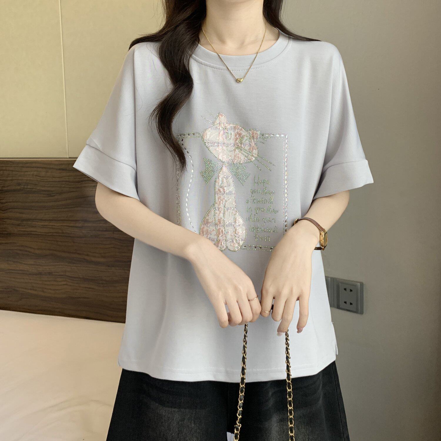 Áo thun nữ tay ngắn cổ tròn, phong cách trẻ trung, đính đá lấp lánh, form rộng thoải mái — màu đen chi tiết 9
