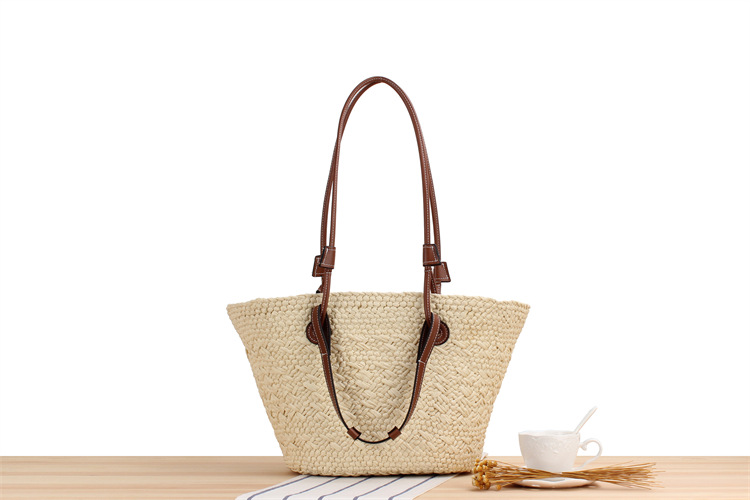 2022 Summer New Large Capacity Shoulder Hand-carrying Dual-use Straw Woven Bag display picture 2