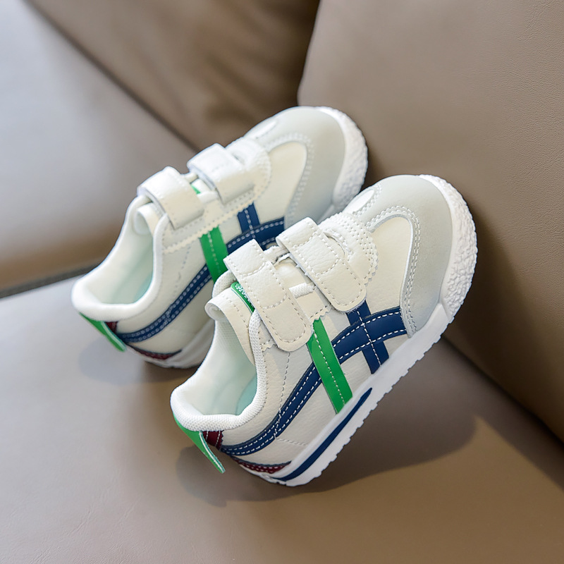 Zapatos de bebé 2026 primavera zapatos de skate para niños Gump Velcro zapatos de cuero para niñas zapatos de skate de velcro