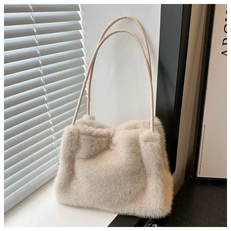 2024 осень и зима новая плюшевая сумка Сладкая новая женская пушистая сумка