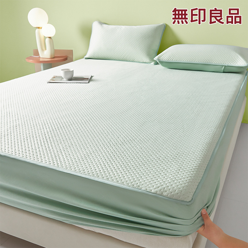 2025 nueva ropa de cama de una sola pieza 2025 nueva funda protectora de colchón de seda de hielo juego de tres piezas de funda de cama fresca de verano