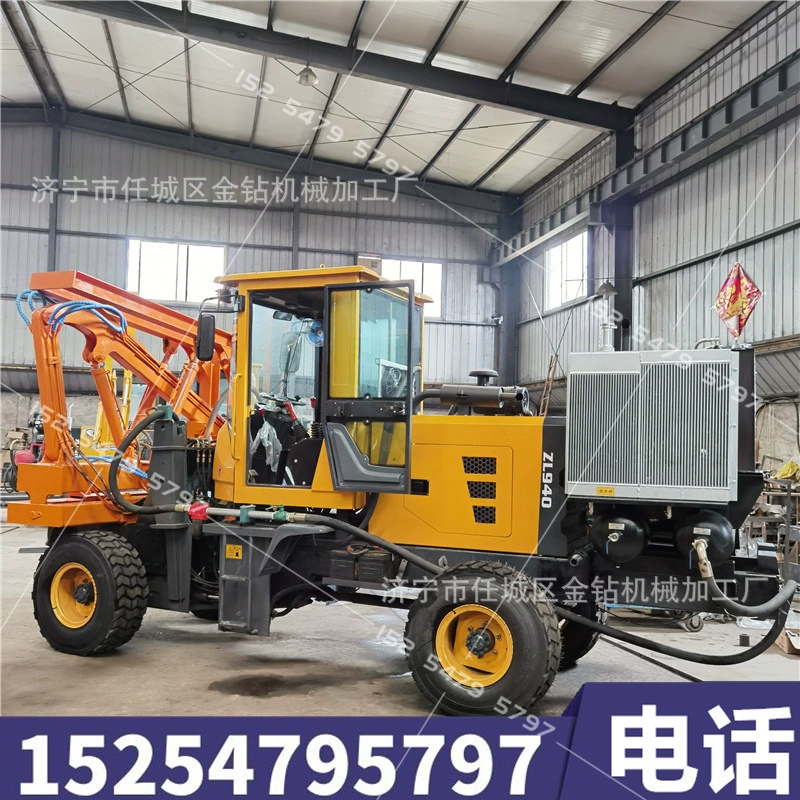 Машина для забора дорог в городке Сяосуу