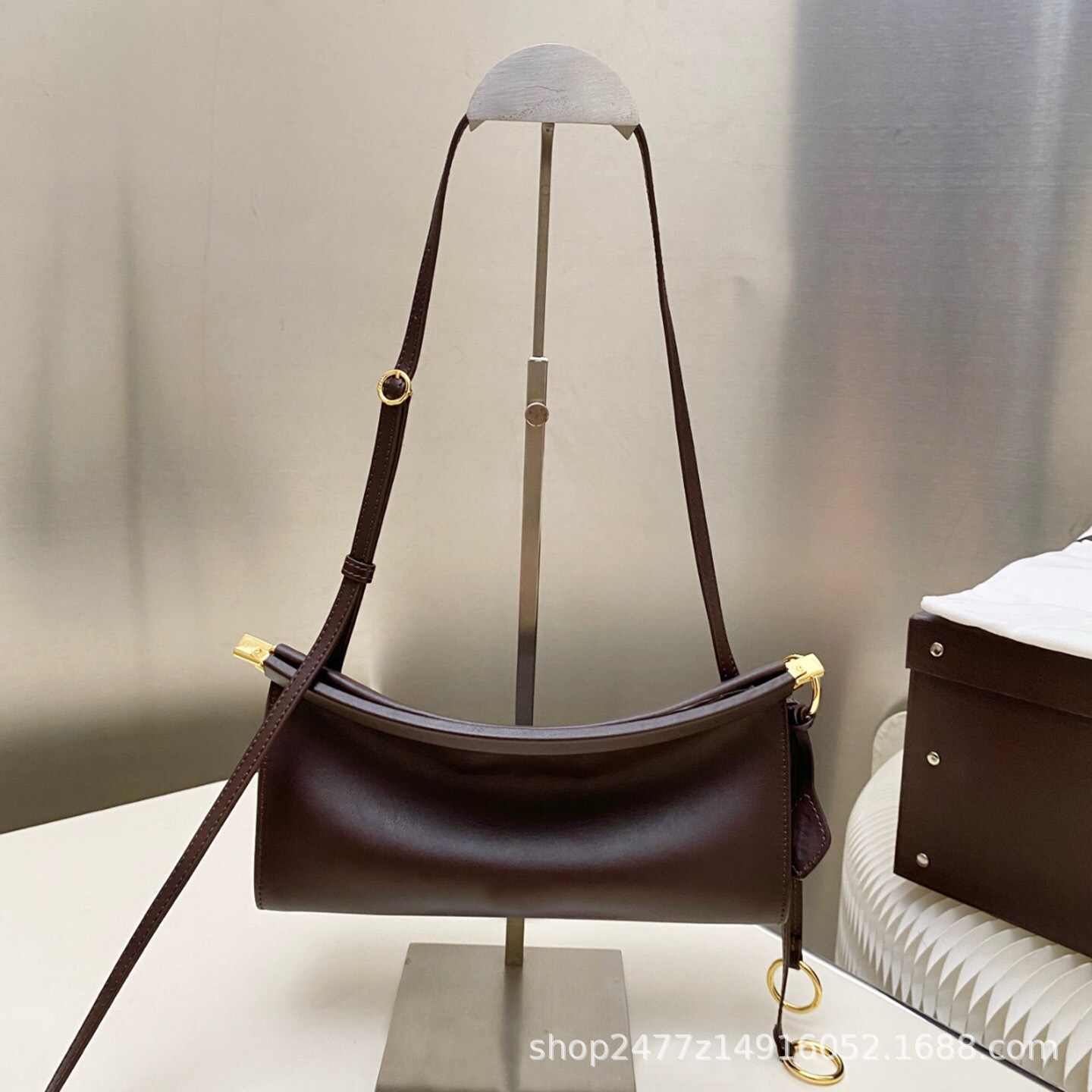 Niche Design New Genuine Leather Clasp Bag Retro Baguette Bag Luxury Underarm Bag Simple Versatile Crossbody Bag For Women - Thumbnail 4
