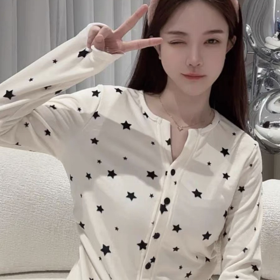 Pijamas de invierno al por mayor transfronterizos de terciopelo mujeres en vivo explosión estrella impresa cardigan lindos mangas largas ropa cálida de terciopelo para el hogar