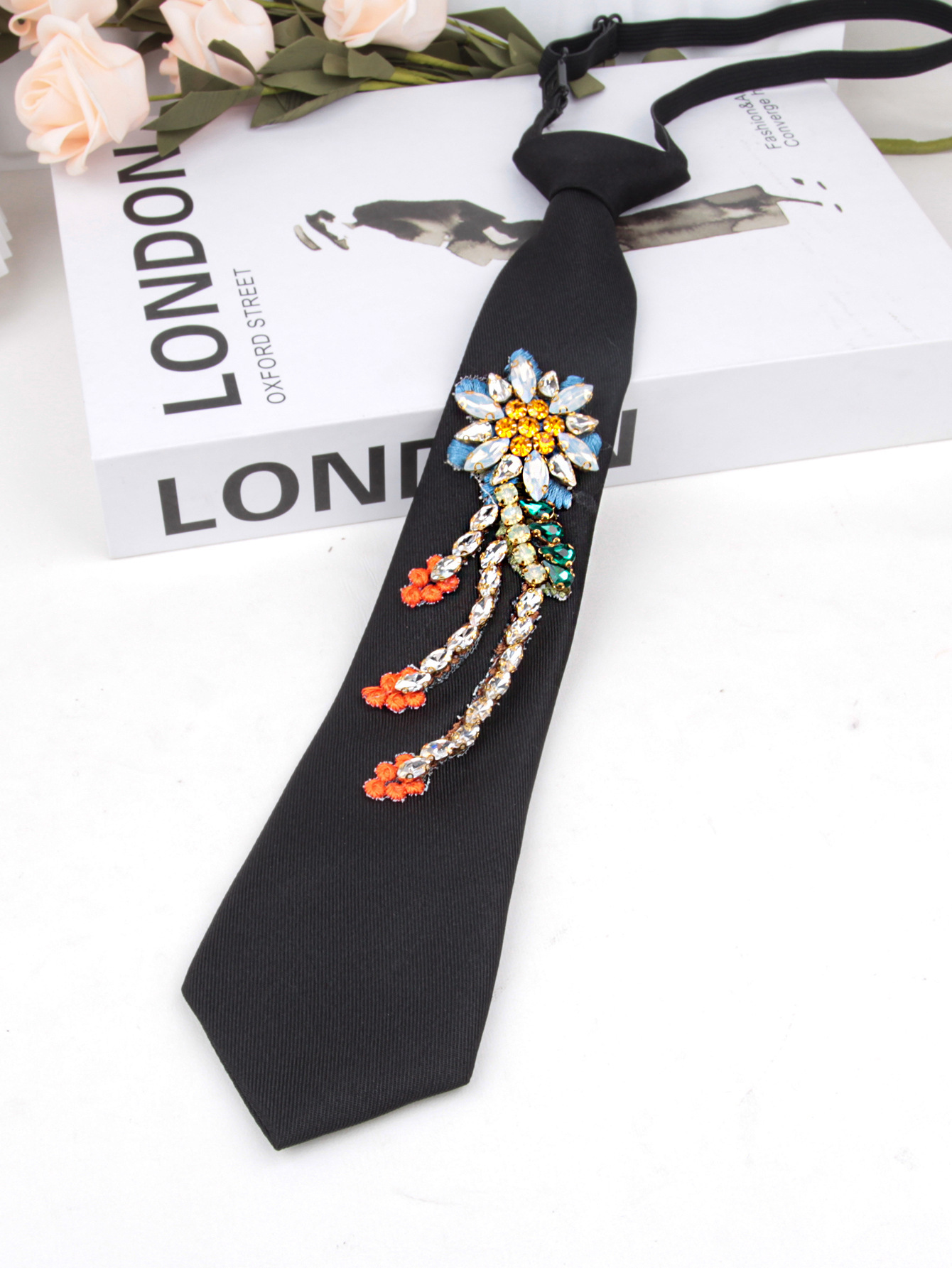 クロスボーダーの軽い豪華な黒いドリルのネクタイは怠け者のネクタイを調節できます。