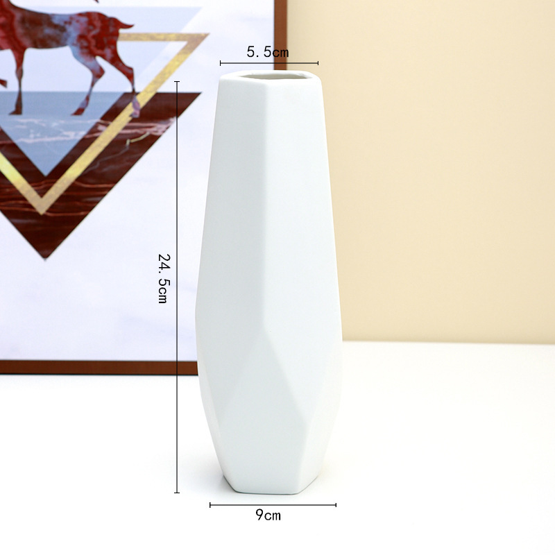 シンプルな現代の満天星陶磁器の花瓶の置物の客間の白い磁器の小さい清新な乾いた花の生け花の創意の陶磁器の花器|undefined