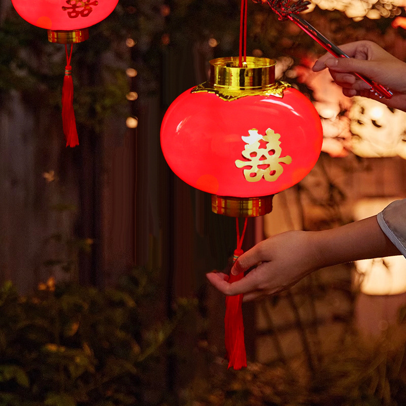 厂家直销喜庆用品发光灯笼婚礼装饰塑料喜字手提投射灯笼儿童玩具