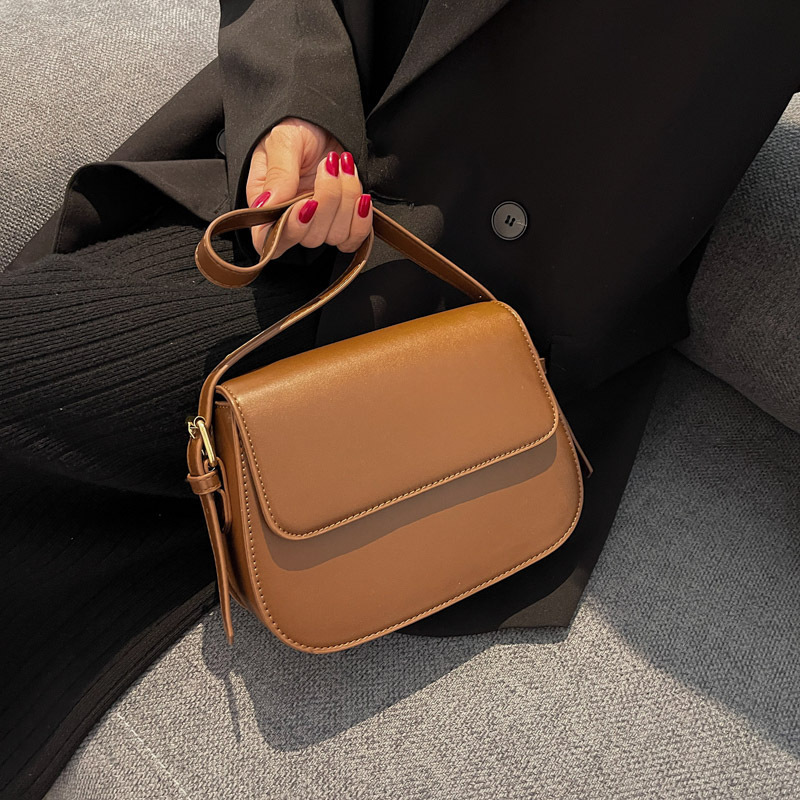 Bolsa transversal feminina de ombro único, nova coleção primavera/verão 2024, estilo retrô, cor sólida, com aba, moderna e simples._voghion.com