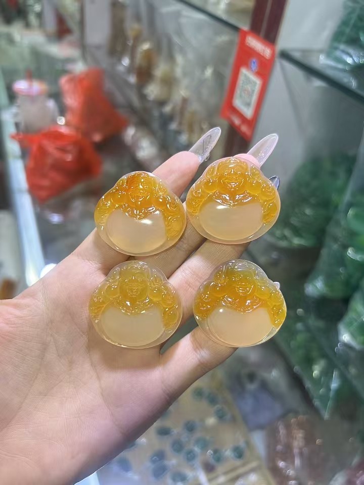 冰种俏色玉髓挂件玛瑙玉石挂件观音佛悟道山水牌金鱼吊坠直播供货