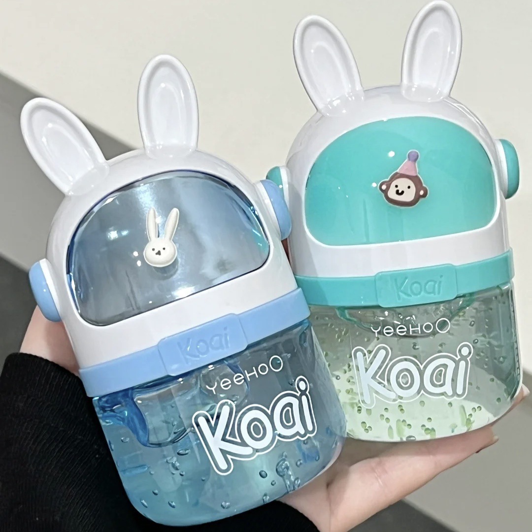 Cute moisturizing cream with bitter wormwood