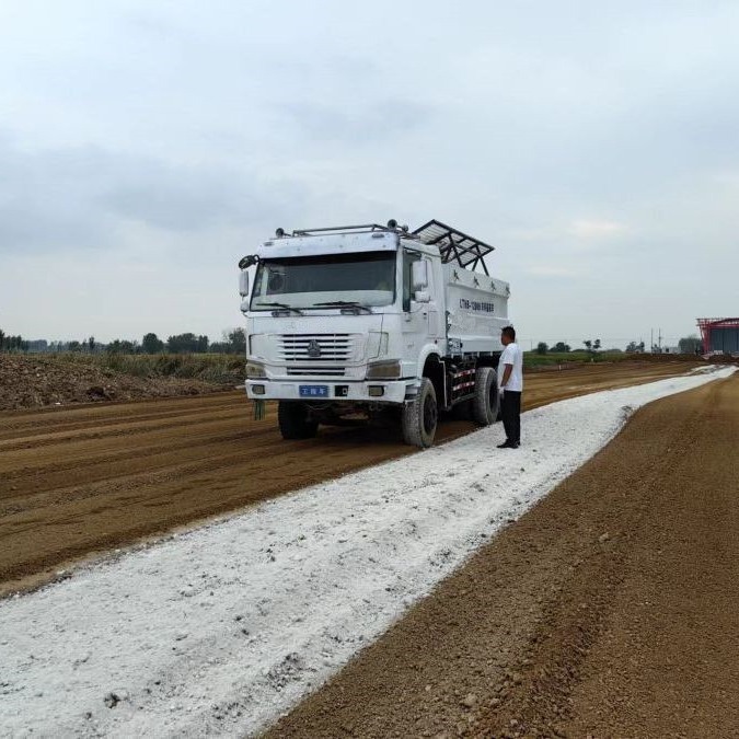 12方车载式灰料撒布车 8方粉料灰撒布机 铺洒均匀 不扬尘