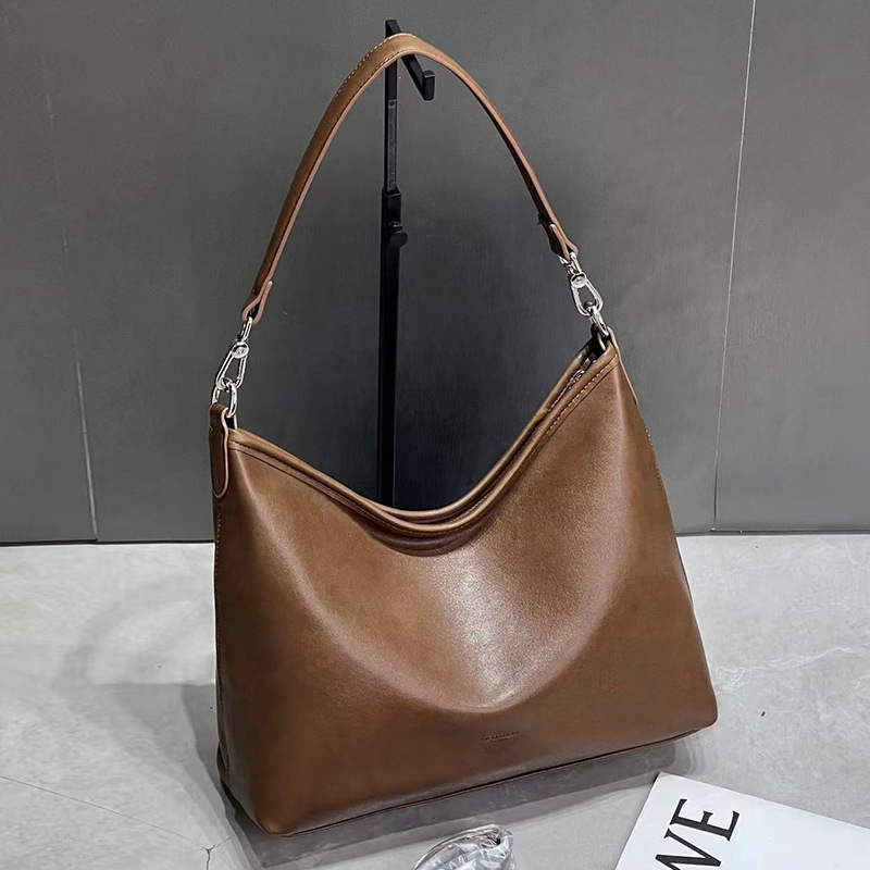 2025 Retro Simple Crossbody Bag New Style Women's Fashion Tote Bag for Commuting and Going Out with a High-End Feel Shoulder Bag Ins
