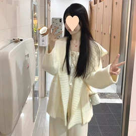 法式温柔白色连帽翻领毛衣外套女秋冬慵懒风小个子针织衫上衣开衫