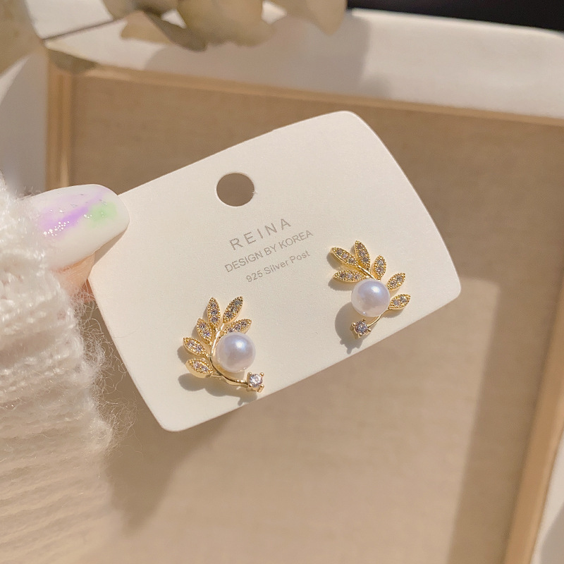 fashion leaf micro-set pearl earrings simple alloy stud earrings