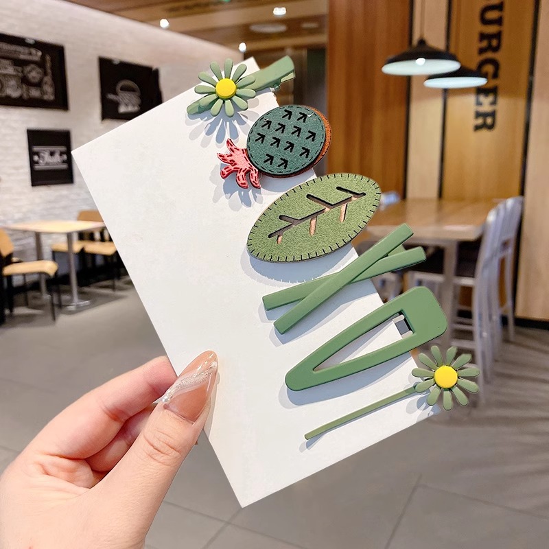 2024 Nueva horquilla de felpa de las mujeres Japonés lindo lado Celebridad de Internet clip lateral horquilla peludo pequeño clip tocado accesorios para el cabello