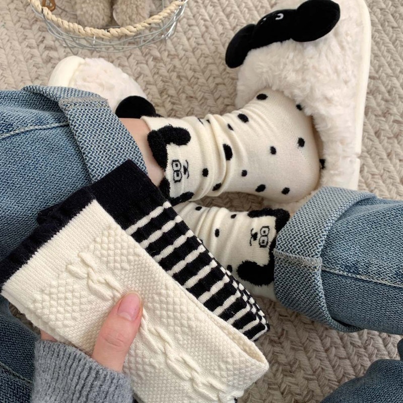 Autumn and Winter thick warm rabbit velvet socks women's mid-calf length socks Japanese cartoon puppy striped stockings cashmere pile socks