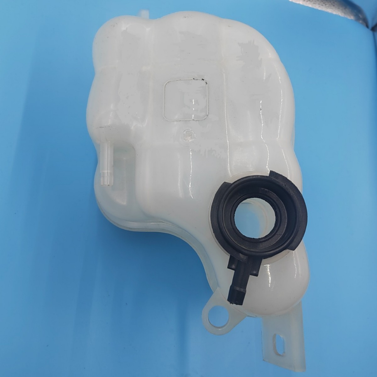 Expansion Water Tank 55056382Aa Coolant Tank Auxiliary Water Tank for Jeep Wrangler Grand Cherokee