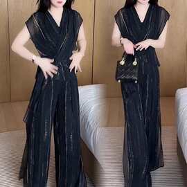 2026年设计感时尚宽松套装女夏季新款洋气质短袖上衣阔腿裤两件套