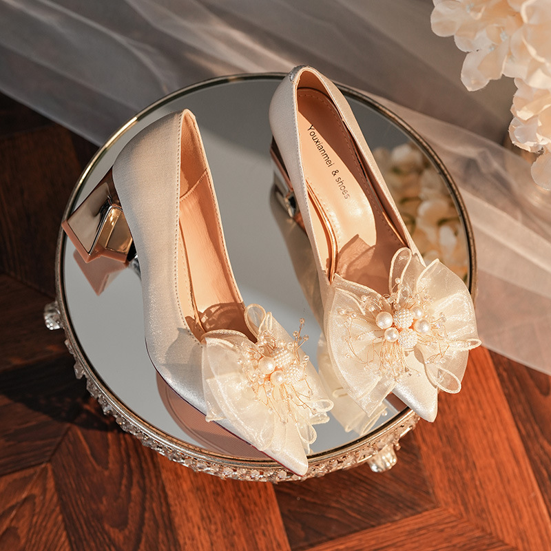 6222A-008 Chunky Heel Pointed Toe Satin Appliqué High Heels For Banquet Wedding Bridesmaid Shoes Comfortable Versatile_voghion.com