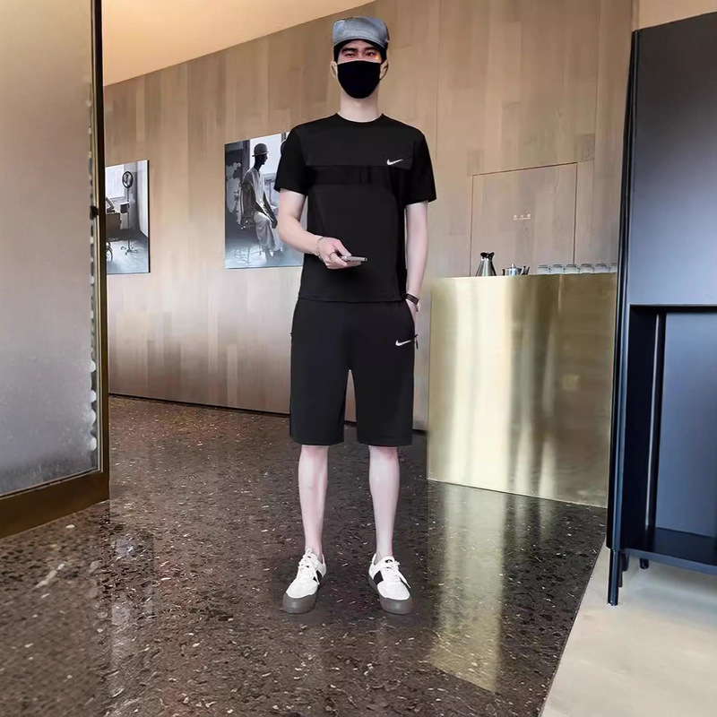 Men's Sports Suit, Men's Casual Short-Sleeved Shorts, Summer Trendy Fashion Loose Round Neck New Ice Silk T-Shirt Men's Sports Suit, Men's Casual Short-Sleeved Shorts, Summer Trendy Fashion Loose Round Neck New Ice Silk T-Shirt