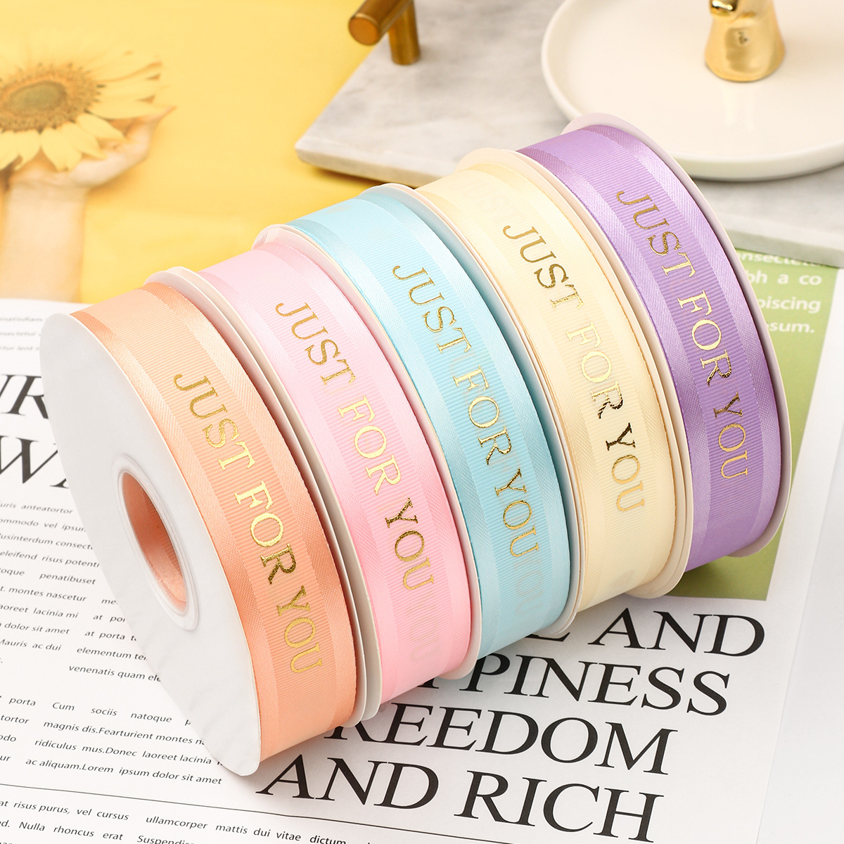 Factory wholesale 2.5cm wide flower ribbon English ribbon cake box decoration ribbon order from one tray