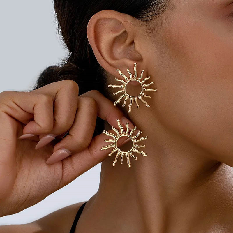 European and American Exaggerated Design High-End Sun Earrings Retro Fashion Sunflower Earrings Women's Cross-Border Foreign Trade Earrings
