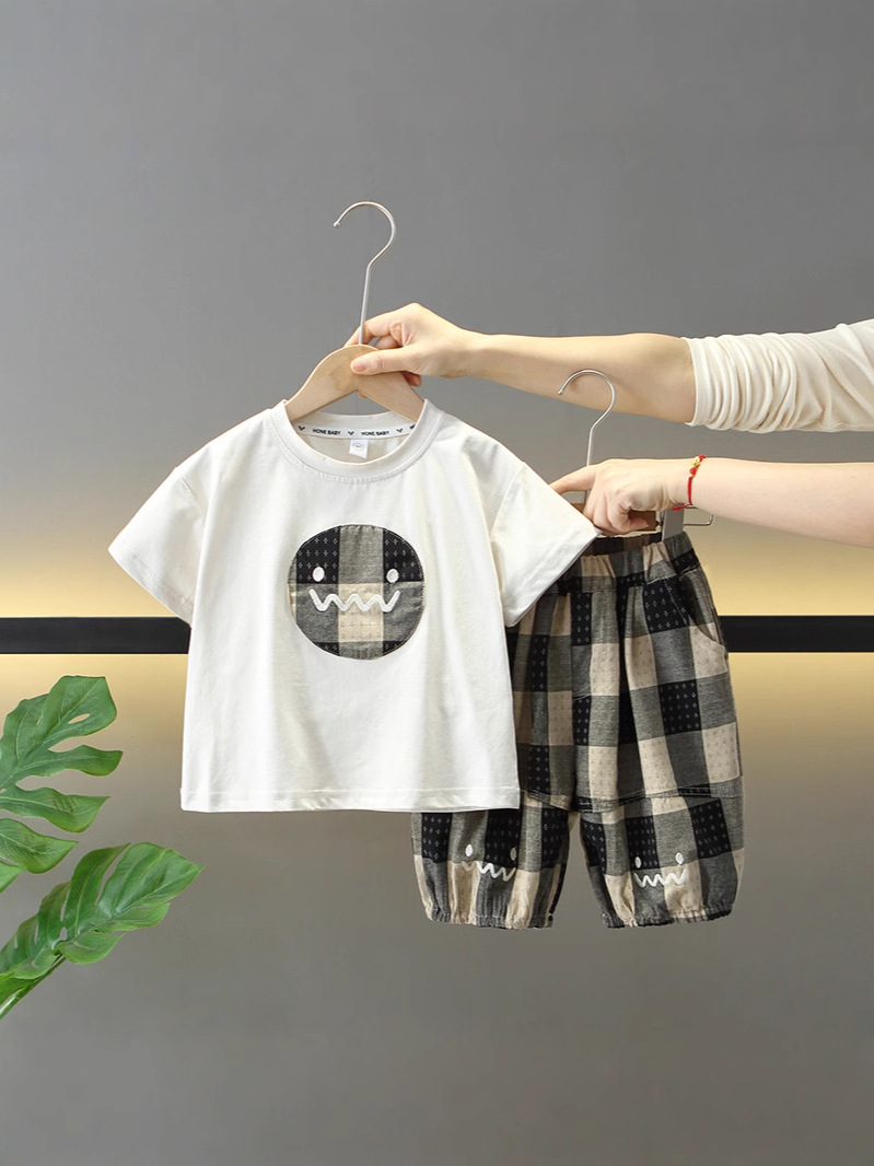 Conjunto de Verano a Cuadros para Niños 7911, Nuevo Conjunto de Dos Piezas Moderno para Bebés, Verano 2026
