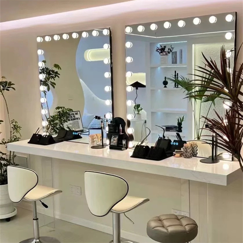 흰색 테이블 200*50*80+거울 90*100 2개 가게 주인