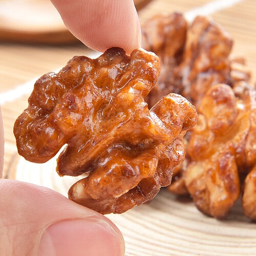 New amber walnut kernels wholesale dried fruits nuts bulk walnut meat pregnant women and children snacks leisure snacks manufacturer