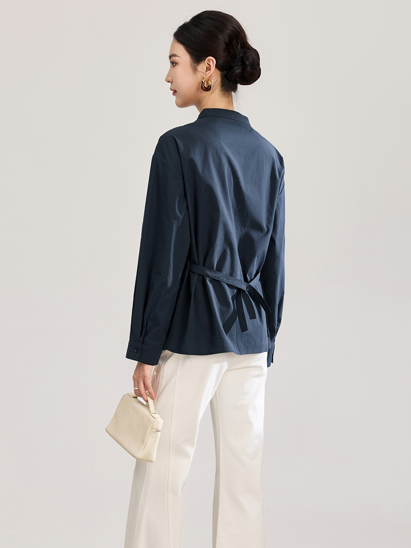 Áo sơ mi nữ dài tay chất lụa tencel phối xoắn thanh lịch — xanh lam