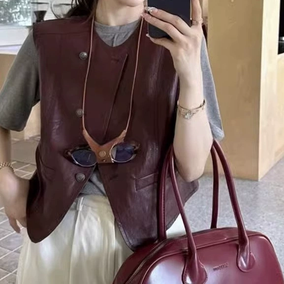 Европейский винтажный кожаный жилет женский навесной 2025 новый анкорский красный без рукавов пиджак без рукавов