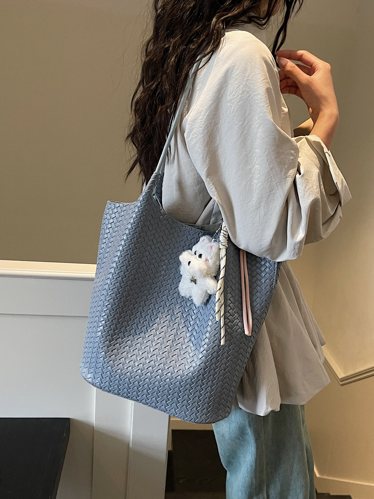 Bolsa coreana de gran capacidad para mujeres 2026 verano nuevo estilo de moda trenzado bolso de hombro axilar de viaje bolsa de ocio