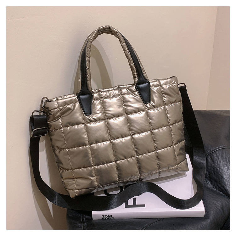 Bolso de mano acolchado de algodón de gran capacidad para mujer, nuevo bolso de moda 2024, bolso cruzado de hombro de alta gama para ir al trabajo