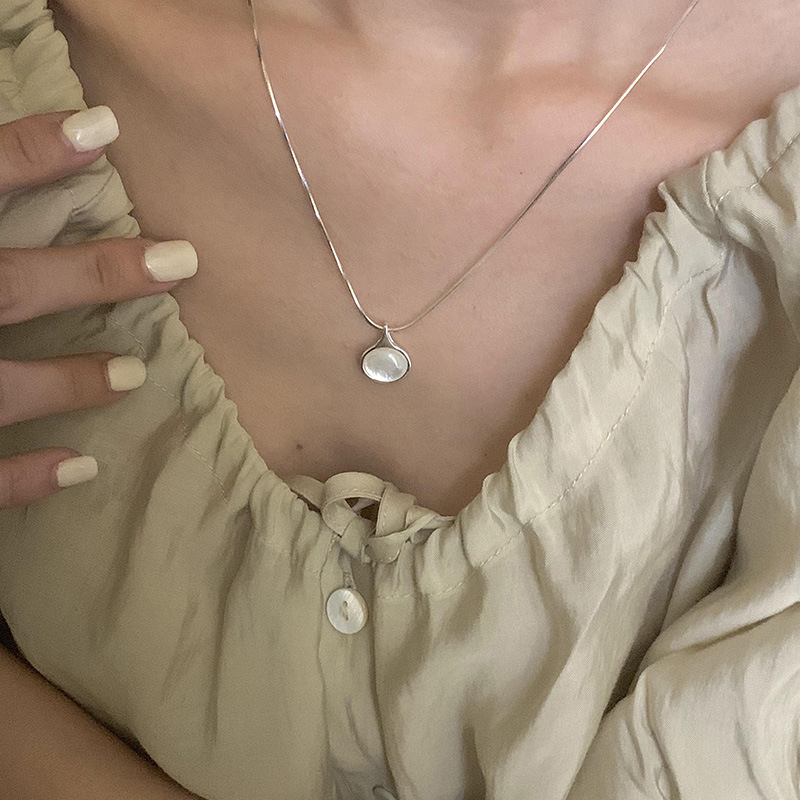 S Pure Simple Summer Fresh Light Luxury Versatile Shell Collar Silver Necklace with High Quality and Internet Celebrity_voghion.com