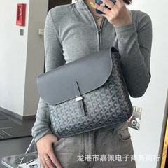 レトロな高価値大容量ipdaシングルショルダークロスボディメッセンジャーバッグユニバーサルレザー小型バックパック男性と女性用