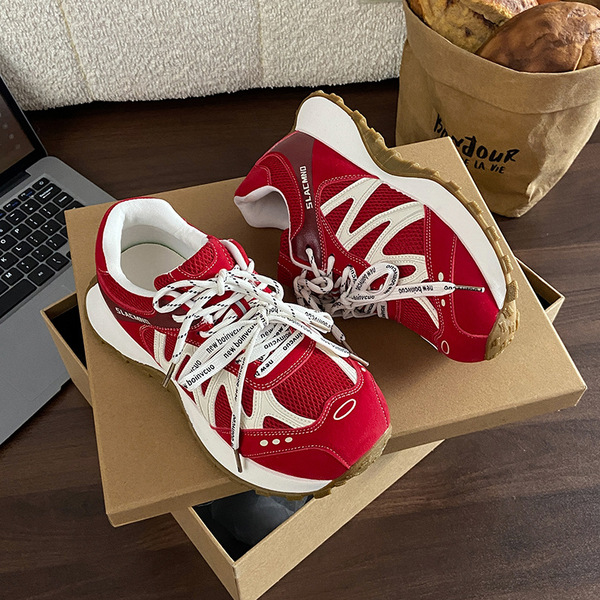 Retro two-tone shoelaces platform