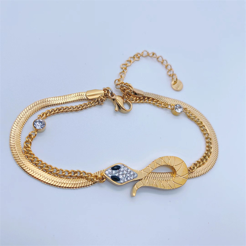 Fashion Elegant 18k Gold Plating Snake Flat Chain Titanium Steel Bracelet display picture 2