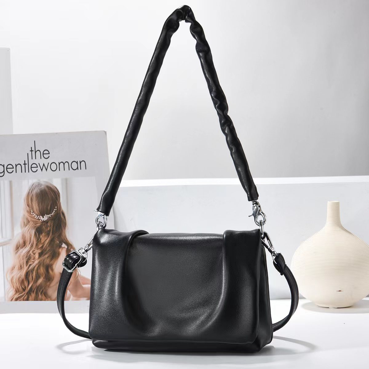 Gran capacidad de estilo extranjero versátil bolso de mano simple 2025 nuevo bolso de alto rendimiento bolso de hombro para mujeres image 7