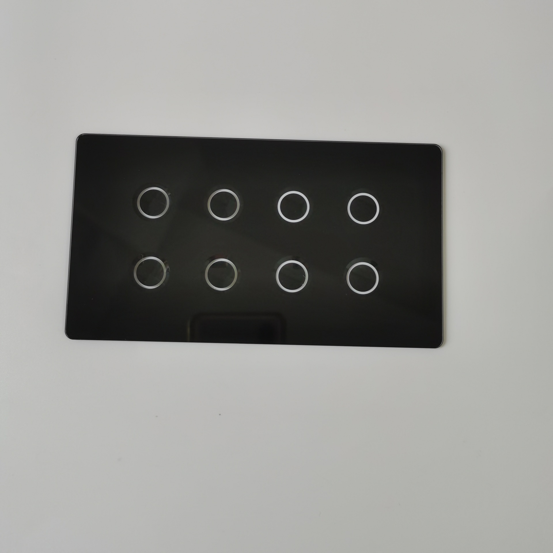 厂家加工智能家居开关面板2.5D亮边抛光凹点触摸智能钢化玻璃