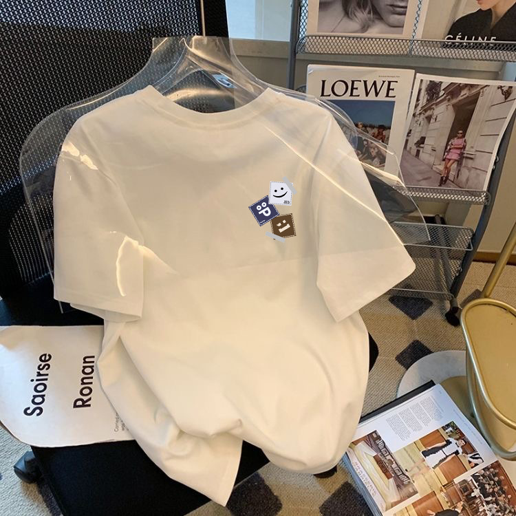 Camiseta de estilo de Hong Kong de seda de hielo negro para hombres y mujeres 2024 top de verano top simple de todo fósforo pareja ropa de manga corta para hombres y mujeres
