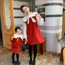 一起玩亲子装 冬季新年款母女装呢子大衣套蝴蝶结领呢子三件套