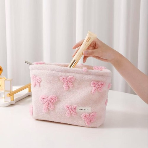 New in’s Sweet Girl Pink Plush Bow Makeup Bag Portable Skin Care Product Storage Bag Clutch