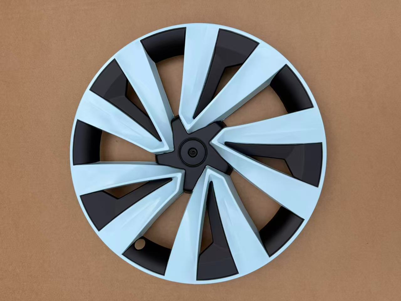 18/19/20 inch, Tesla Hub cover - new-model-y-19-inch-nova-glacier-blue