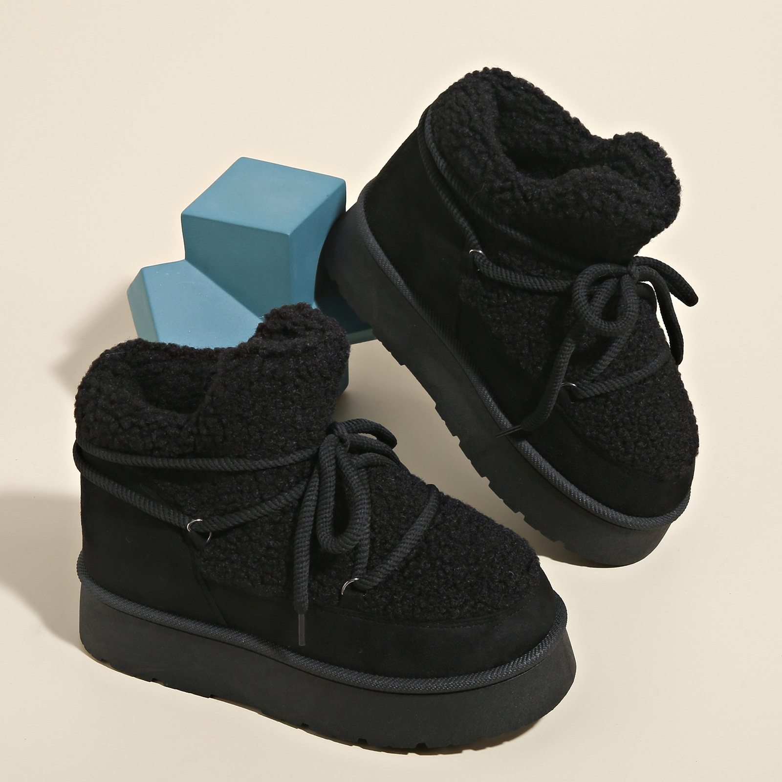 Zapatos casuales de moda de niñas versátiles otoño / invierno 2026 nuevos zapatos de algodón suave para niños botas medias para niños grandes botas Martin